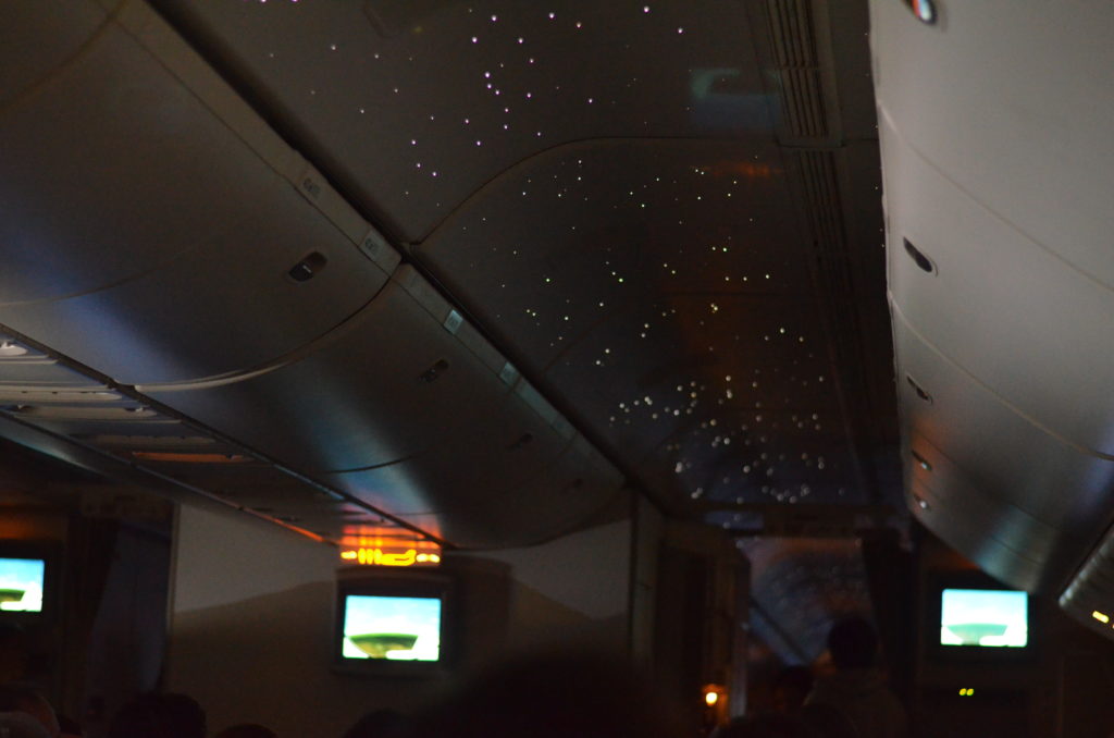 aviao emirates teto estrelado