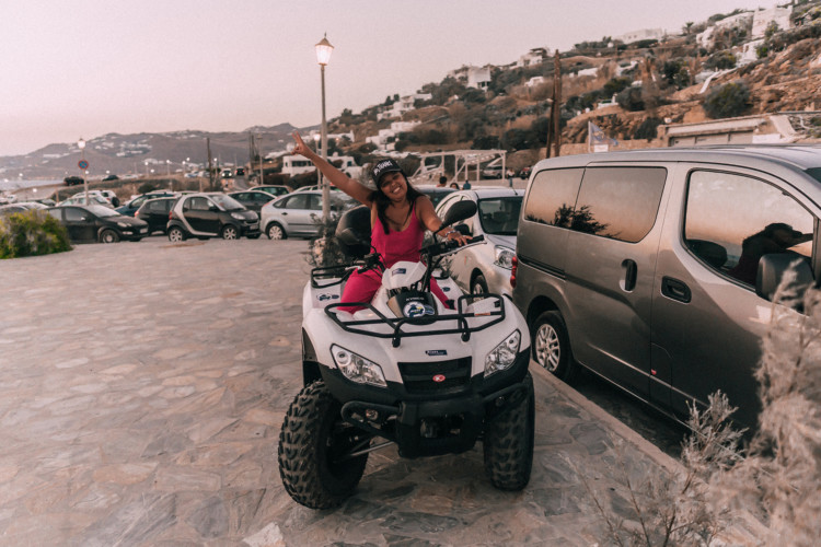 Como andar em Mykonos: dicas pra alugar seu veículo